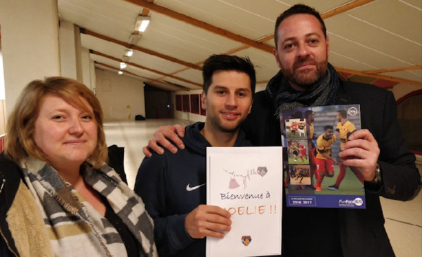 ECHOS des CLUBS - FS CIVRIEUX offre des livres MONFOOT69 